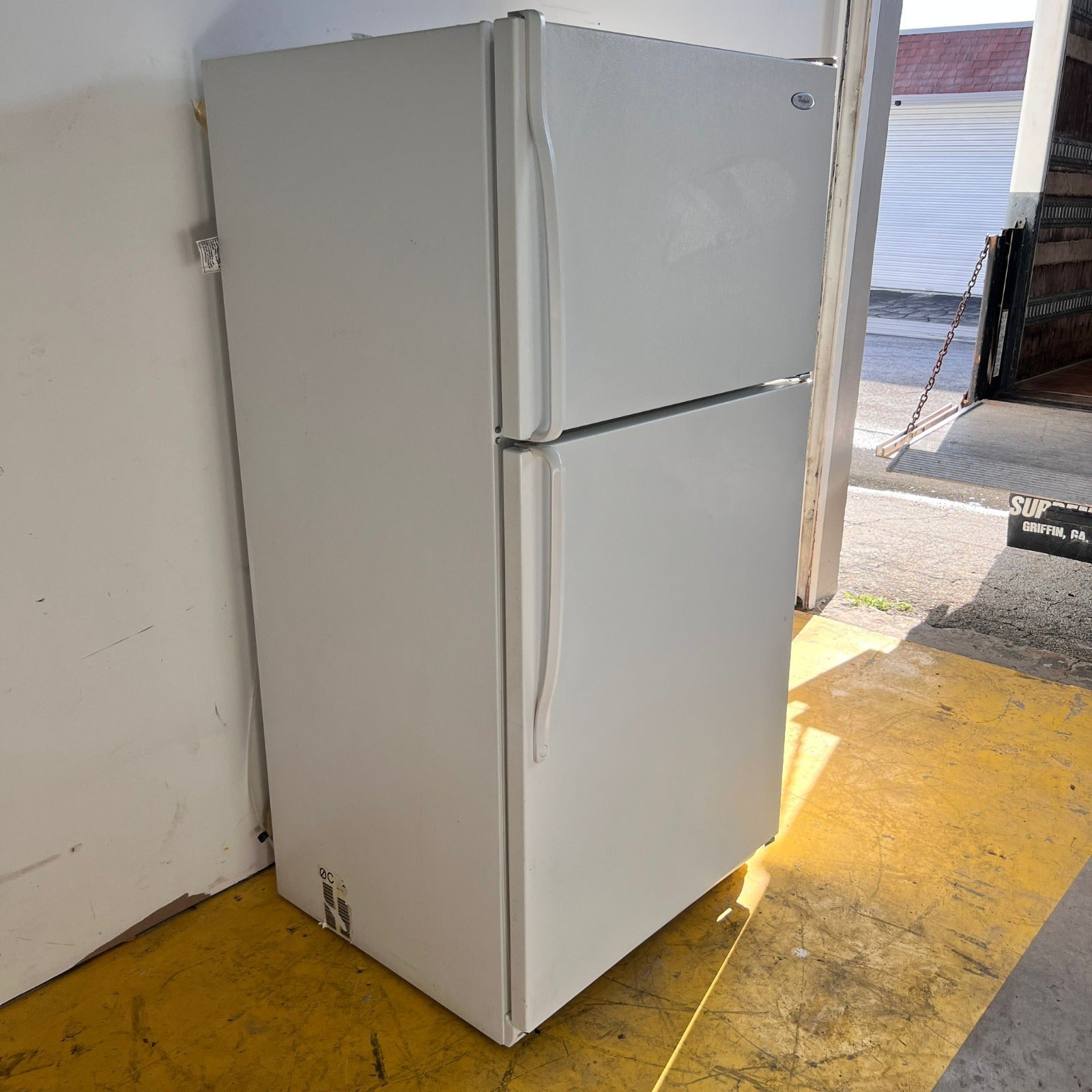 Whirlpool Top and Bottom Refrigerator Whirlpool Top and Bottom Refrigerator